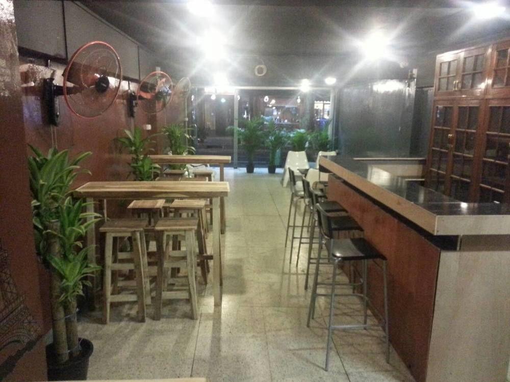 Wacky Fun Party Hostel Bangkok Bagian luar foto