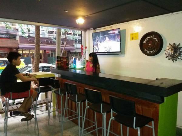 Wacky Fun Party Hostel Bangkok Bagian luar foto