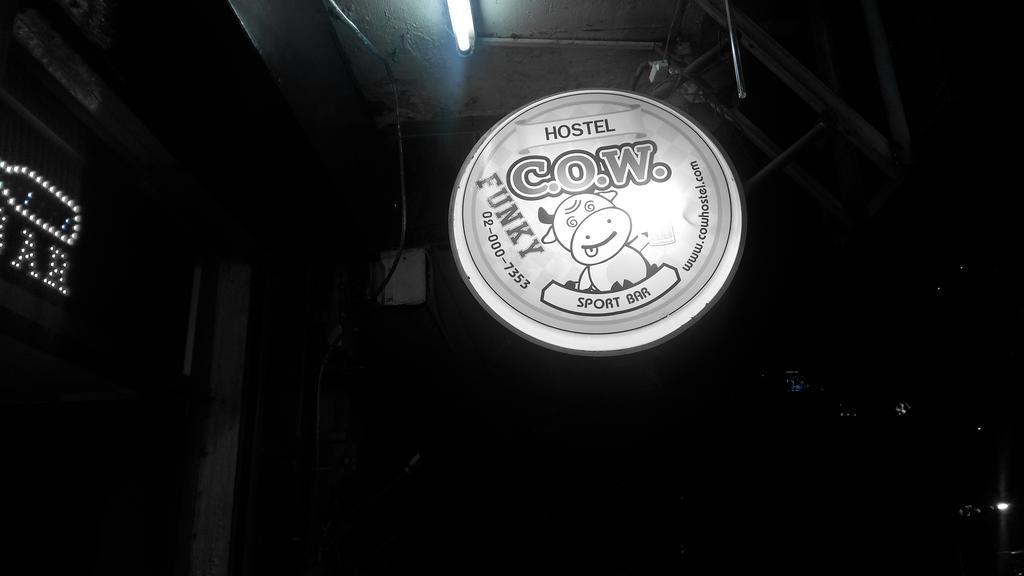 Wacky Fun Party Hostel Bangkok Bagian luar foto